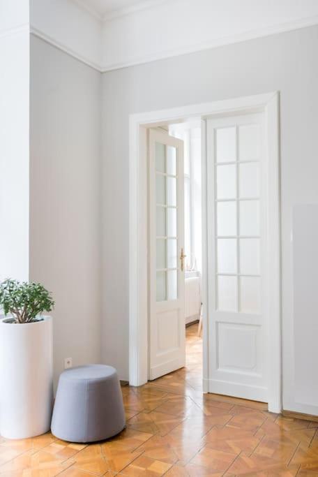 Apartment Center 110m2 *